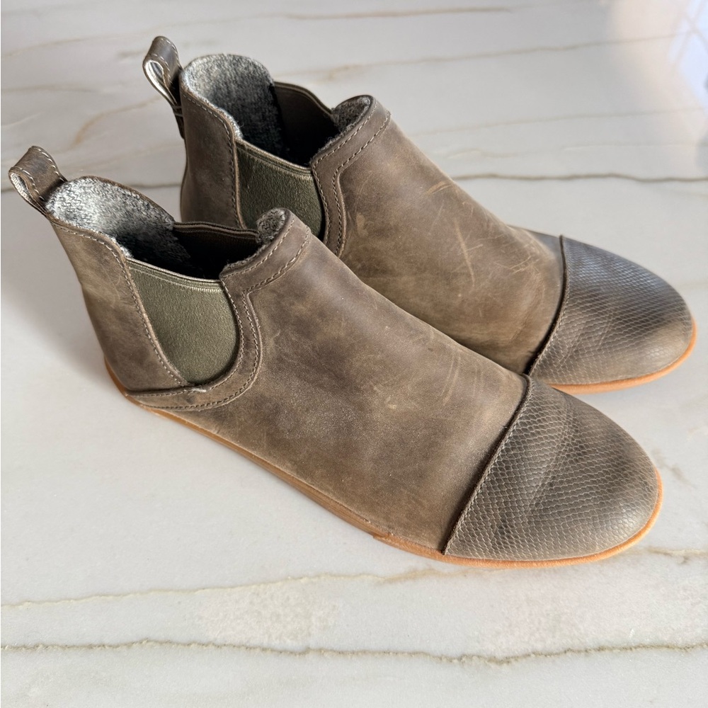 Olukai Ankle Boots with Gray Toe Cap